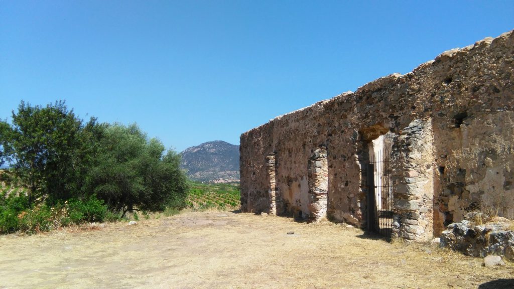 Cosa vedere a Oliena: i resti della chiesa di Santa Lucia