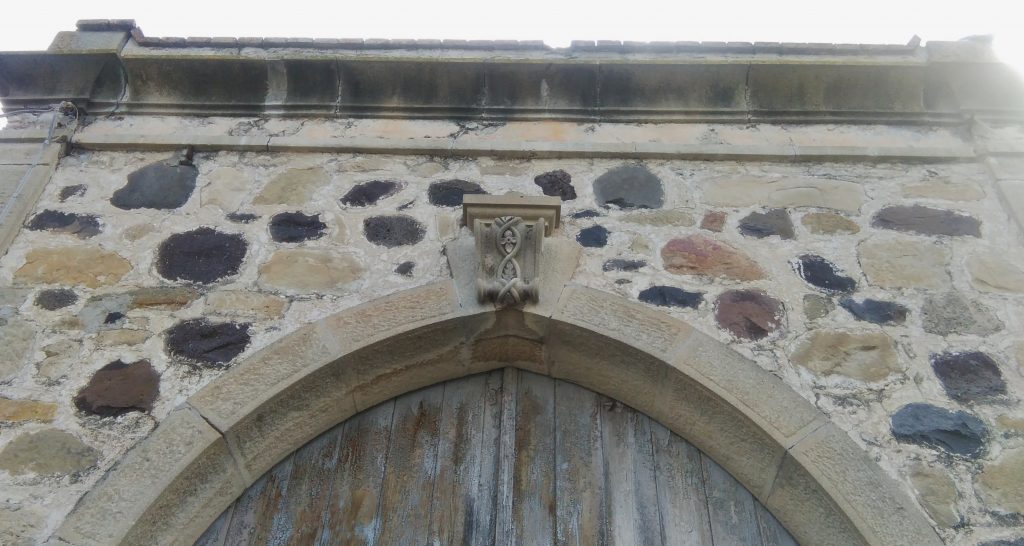 Tuili antico portale