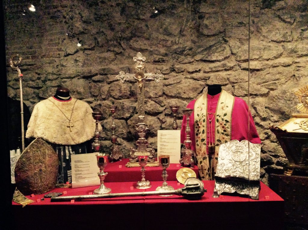 Paramenti liturgici - cripte di Castelsardo