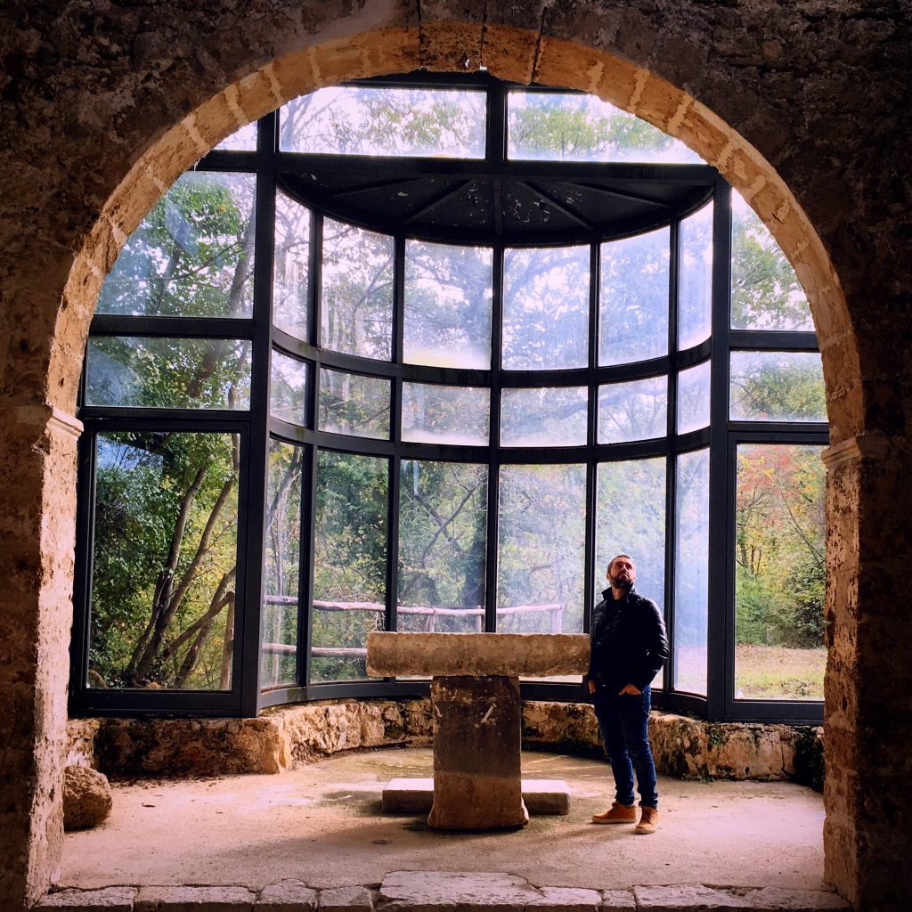 Dentro la chiesa di San Donato